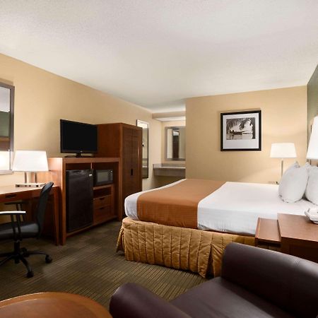 Days Inn By Wyndham Jacksonville Airport Dış mekan fotoğraf