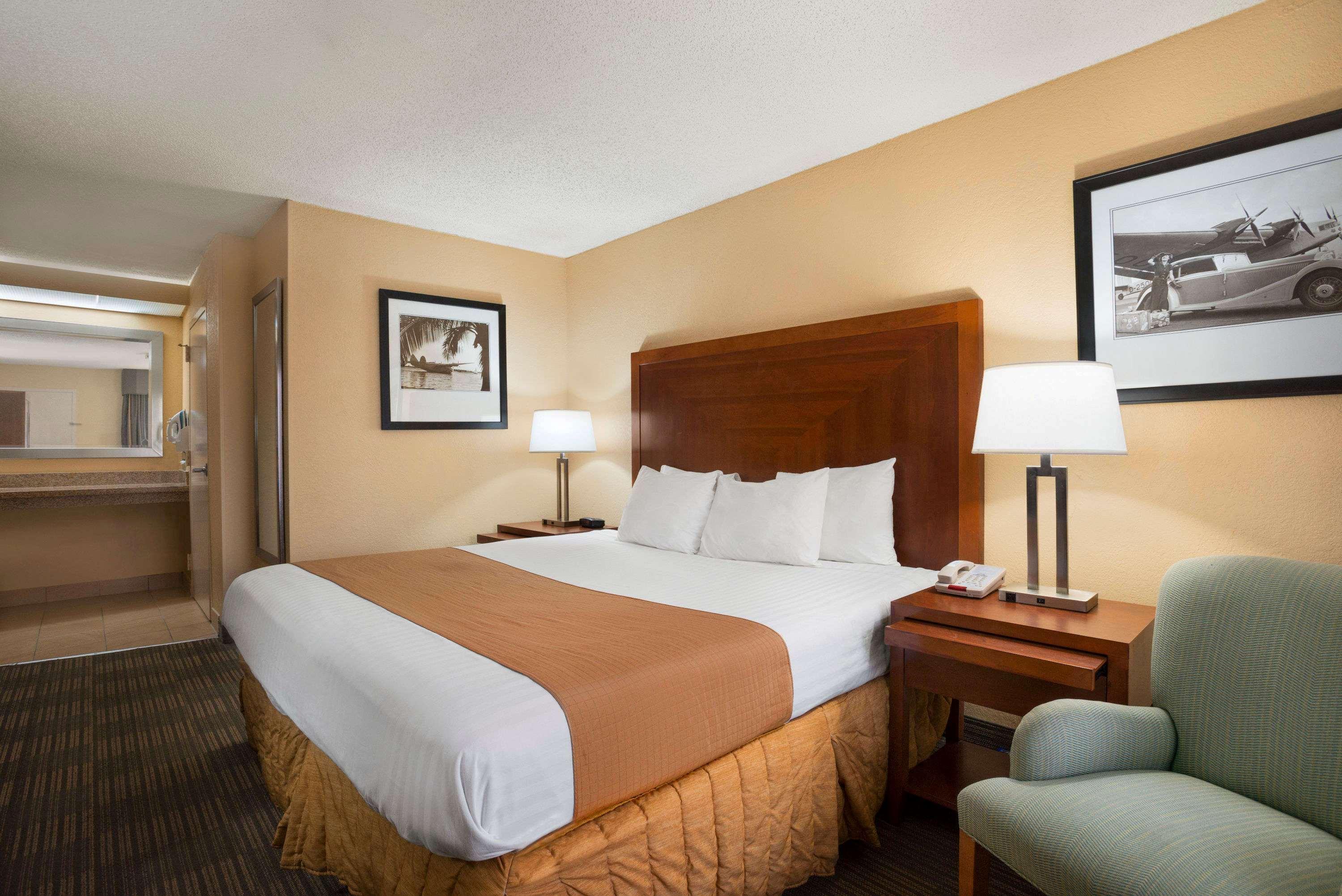 Days Inn By Wyndham Jacksonville Airport Dış mekan fotoğraf