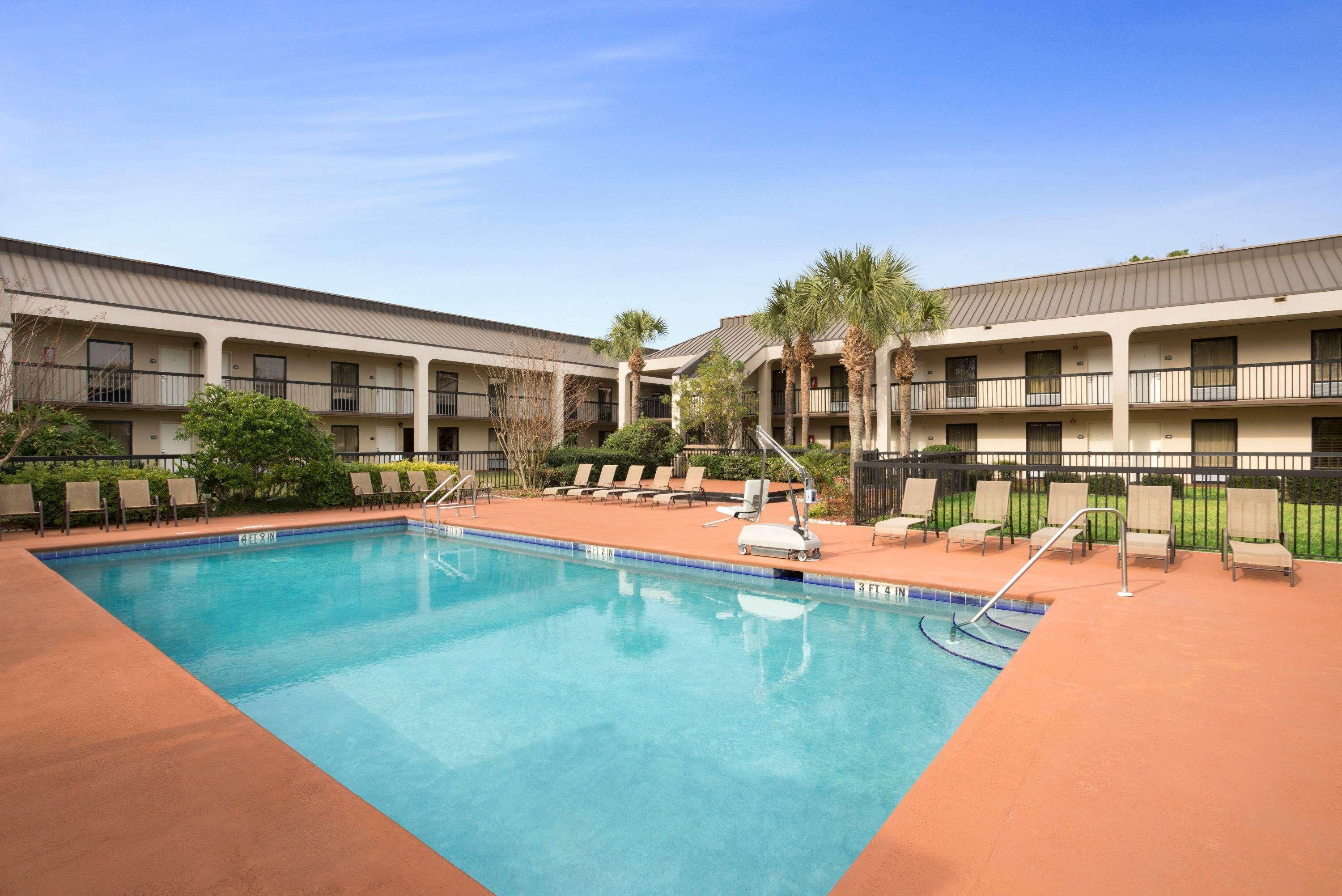 Days Inn By Wyndham Jacksonville Airport Dış mekan fotoğraf